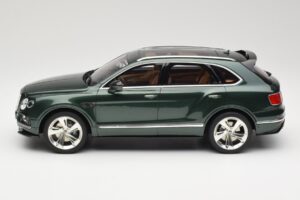 Bentley Bentayga Styling Pack Green GT Spirit 1:18 GT133 Resin - image 3 of 6