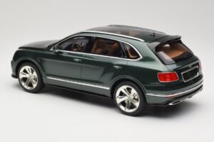 Bentley Bentayga Styling Pack Green GT Spirit 1:18 GT133 Resin - image 5 of 6