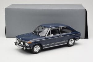 BMW 1600 Touring Blue Minichamps 1:18 80430145823 Diecast - image 8 of 8