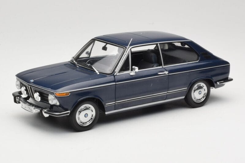 BMW 1600 Touring Blue Minichamps 1:18 80430145823 Diecast