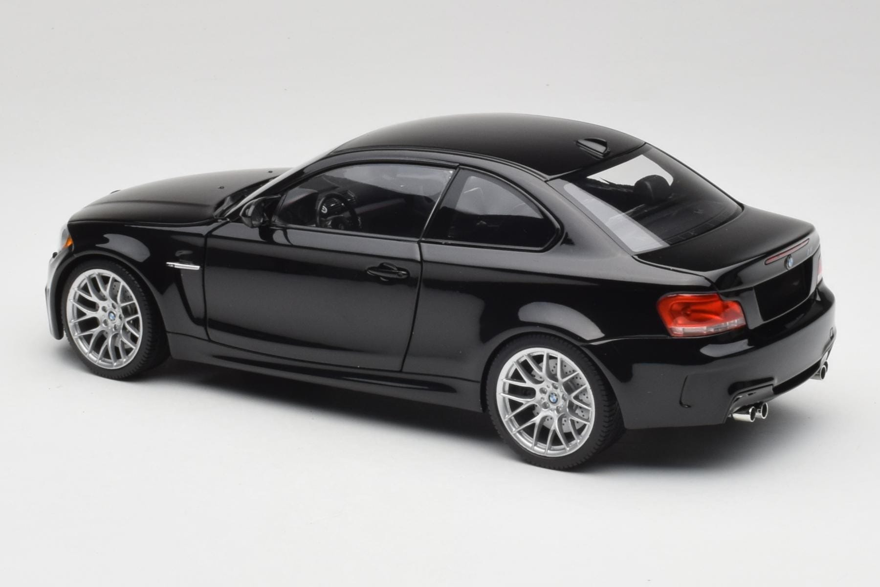 BMW 1M Coupe E82 Black Metallic Minichamps 1:18