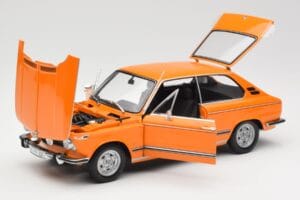 BMW 2000 Tii Touring Orange Minichamps 1:18 80430145824 Diecast - image 2 of 8