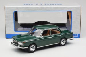 BMW 2000 121 Green MCG 1:18 MCG18542 Diecast - image 6 of 6