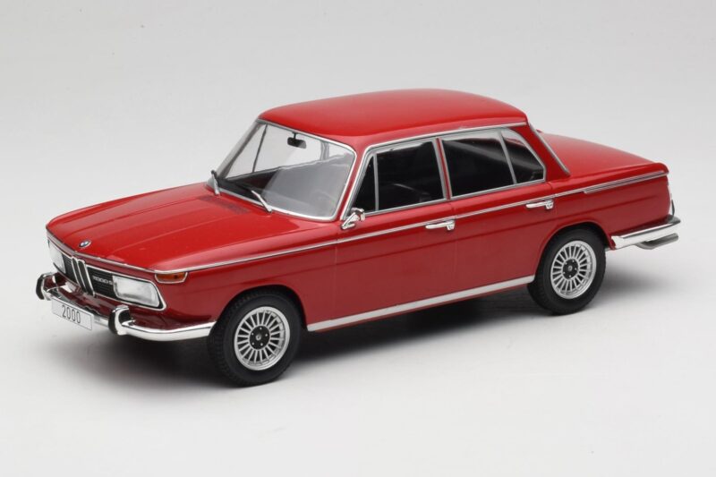 BMW 2000 121 Red MCG 1:18 MCG18543 Diecast