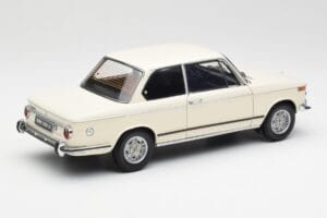 BMW 2002 White Kyosho 1:18 08541W Diecast - image 3 of 8