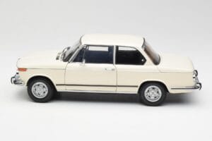 BMW 2002 White Kyosho 1:18 08541W Diecast - image 4 of 8