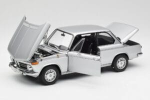 BMW 2002tii Silver AUTOart 1:18 80430151479 Diecast - image 2 of 8