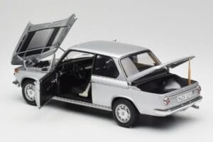BMW 2002tii Silver AUTOart 1:18 80430151479 Diecast - image 5 of 8