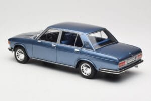BMW 2500 E3 Blue Metallic BoS Models 1:18 BOS030 Resin - image 5 of 6