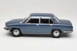 BMW 2500 E3 Blue Metallic Minichamps 1:18 155029200 Diecast - image 3 of 6