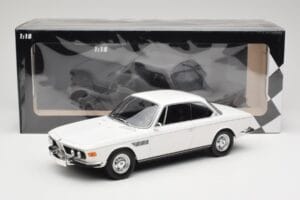 BMW 2800 CS E9 White Minichamps 1:18 155028030 Diecast - image 6 of 6