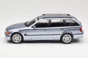 BMW 3 Series E36 Touring Blue Metallic MCG 1:18 MCG18365 Diecast - image 3 of 6