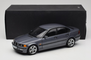 BMW 318i E46 Grey Metallic Dealer Edition UT Models 1:18 80430028459 Diecast - image 8 of 8