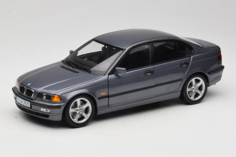 BMW 318i E46 Grey Metallic Dealer Edition UT Models 1:18 BMW 318i E46 Grey Metallic Dealer Edition UT Models 1:18 80430028459 Diecast