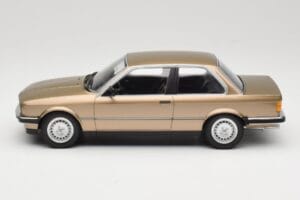 BMW 323i E30 Brown Metallic Minichamps 1:18 155026004 Diecast - image 3 of 6