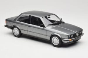 BMW 323i E30 Grey Metallic Minichamps 1:18 155026006 Diecast - image 4 of 6