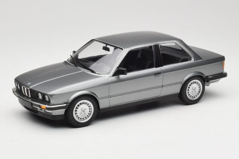 BMW 323i E30 Grey Metallic Minichamps 1:18 155026006 Diecast