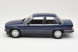BMW 323i E30 Saturn Blue Minichamps 1:18 155026009 Diecast - image 3 of 6