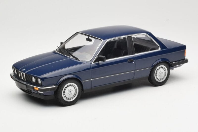 BMW 323i E30 Saturn Blue Minichamps 1:18 155026009 Diecast