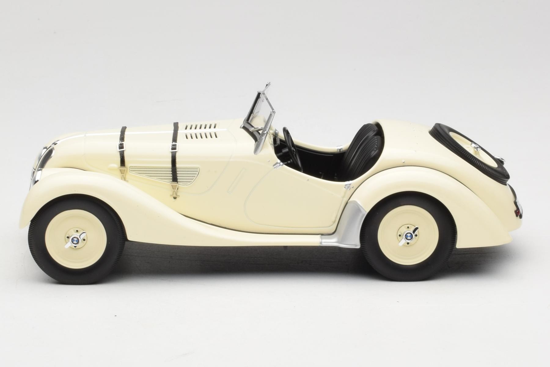 Minichamps BMW 328 Roadster 1:18 White Diecast