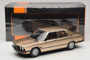 BMW 520i E28 Gold Metallic IXO 1:18 18CMC184 Diecast - image 6 of 6