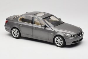 BMW 530i E60 Grey Metallic Revell 1:18 08841 Diecast - image 6 of 8