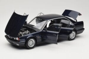 BMW 535i E34 Blue Metallic Minichamps 1:18 100024004 Diecast - image 2 of 8