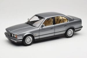 BMW 535i E34 Grey Metallic Minichamps 1:18 100024008 Diecast
