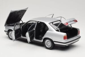 BMW 535i E34 Silver Minichamps 1:18 100024005 Diecast - image 5 of 8