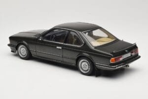 BMW 635 CSi E24 Malachit Green Metallic AUTOart 1:18 70522 Diecast - image 7 of 8