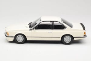 BMW 635 CSi E24 White Minichamps 1:18 155028102 Diecast - image 3 of 6
