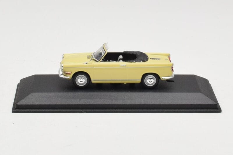 BMW 700 Cabriolet Yellow Minichamps 1:43 BMW002 Diecast
