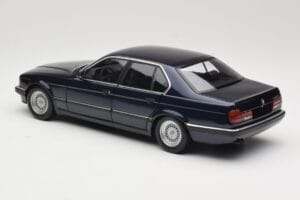 BMW 730i E32 Blue Metallic Minichamps 1:18 100023006 Diecast - image 7 of 8