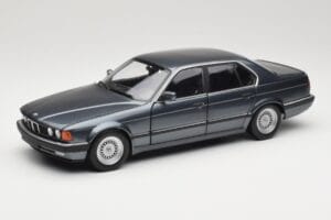 BMW 730i E32 Grey Metallic Minichamps 1:18 100023005 Diecast