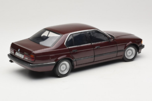 BMW 730i E32 Red Metallic Minichamps 1:18 100023001 Diecast - image 3 of 8