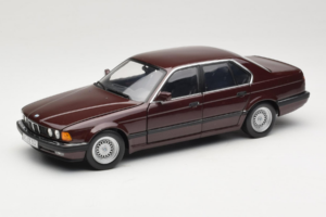 BMW 730i E32 Red Metallic Minichamps 1:18 100023001 Diecast
