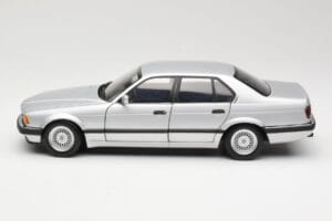 BMW 730i E32 Silver Minichamps 1:18 100023000 Diecast - image 4 of 8