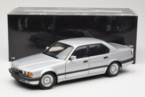 BMW 730i E32 Silver Minichamps 1:18 100023000 Diecast - image 8 of 8