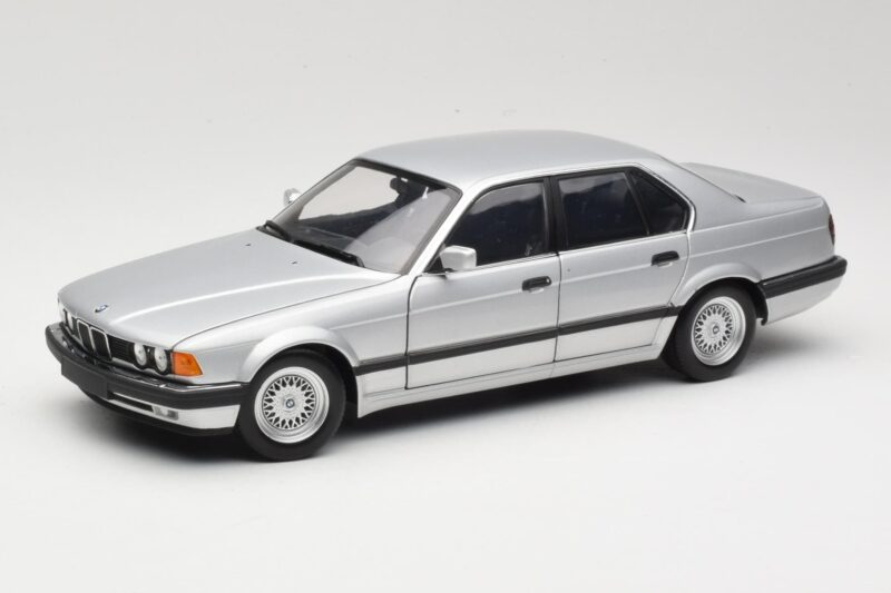 BMW 730i E32 Silver Minichamps 1:18 BMW 730i E32 Silver Minichamps 1:18 100023000 Diecast