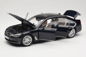 BMW 750Li F02 Imperial Blue Paragon 1:18 80432405586 Diecast - image 2 of 8