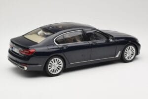 BMW 750Li F02 Imperial Blue Paragon 1:18 80432405586 Diecast - image 3 of 8