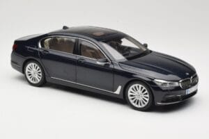 BMW 750Li F02 Imperial Blue Paragon 1:18 80432405586 Diecast - image 6 of 8