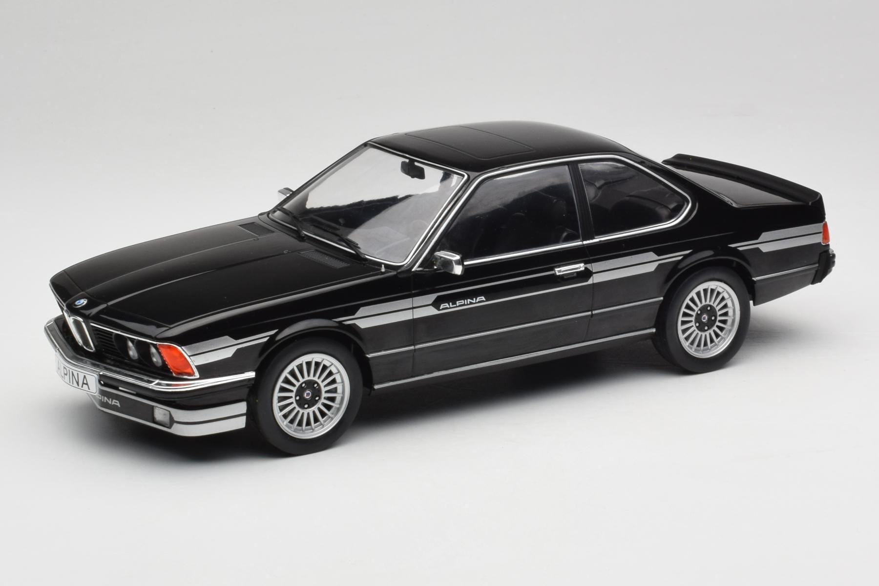 MCG BMW Alpina B7 Turbo E24 1:18 Diamond Black