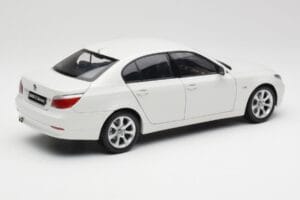 BMW E60 545i Alpine White Kyosho 1:18 08591W Diecast - image 3 of 8