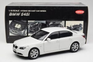 BMW E60 545i Alpine White Kyosho 1:18 08591W Diecast - image 8 of 8