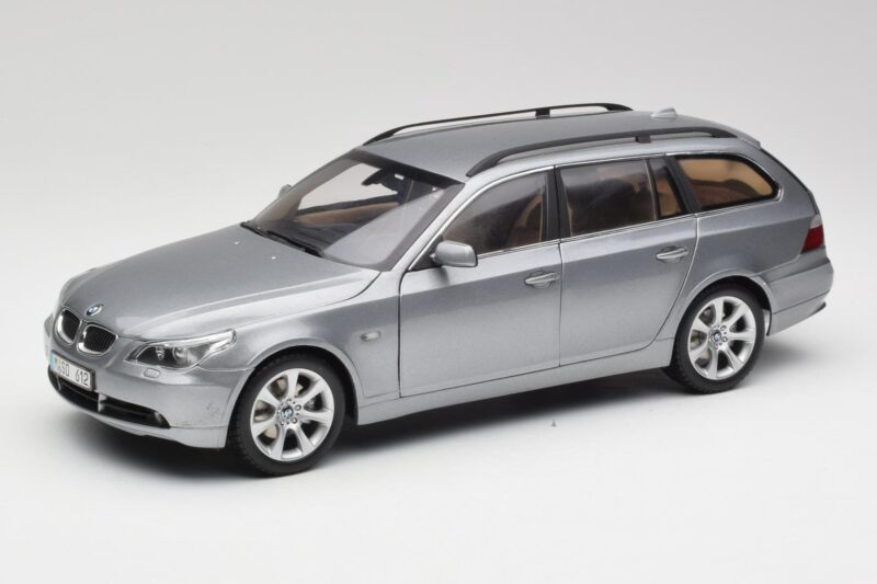 BMW 545i E61 Touring Light Grey Kyosho 1:18 80430308414 Diecast