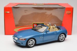 BMW Z4 E85 Maldives Blue Bburago 1:18 34046BLUE Diecast - image 8 of 8