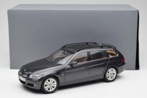 BMW 330i E91 Touring Dark Grey Kyosho 1:18 80430394360 Diecast - image 8 of 8