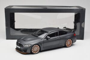 BMW M4 F82 GTS Frozen Grey Minichamps 1:18 80432411555 Diecast - image 8 of 8