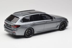 BMW G61 530e M Sport Touring Mineral Grey GT Spirit 1:18 GT485 Resin - image 2 of 6